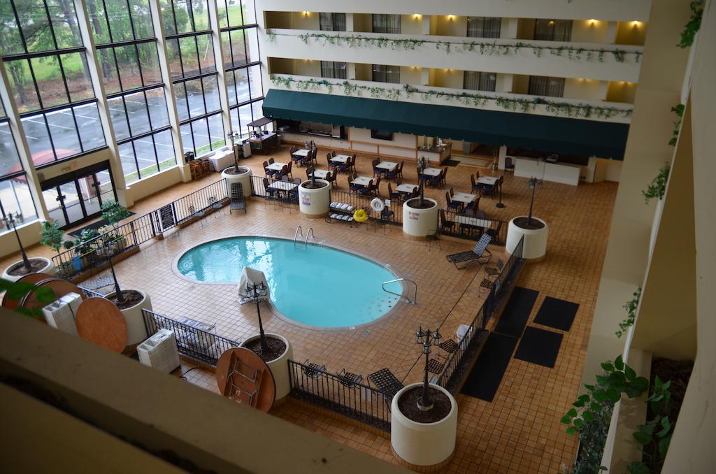 Clarion Hotel Jackson Northwest Exterior foto